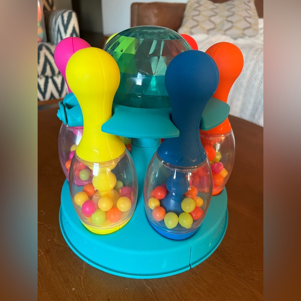 Kids bowling toy